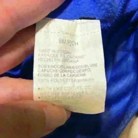 Like new Under Armour sweatshirt in a size small - Picture 7 of 7